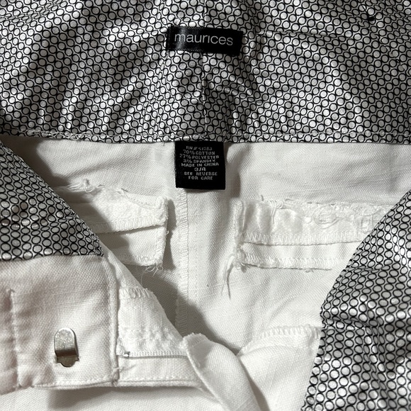 MAURICES White Dressy Wear to Work Stylish Bermuda Shorts SZ 3/4 - Picture 3 of 5